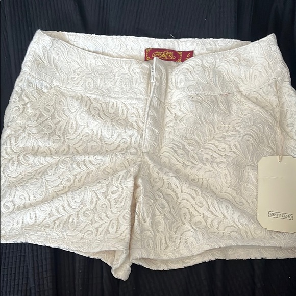 one 5 one Pants - one 5 one Cream High Waist Shorts with Intricate Lace